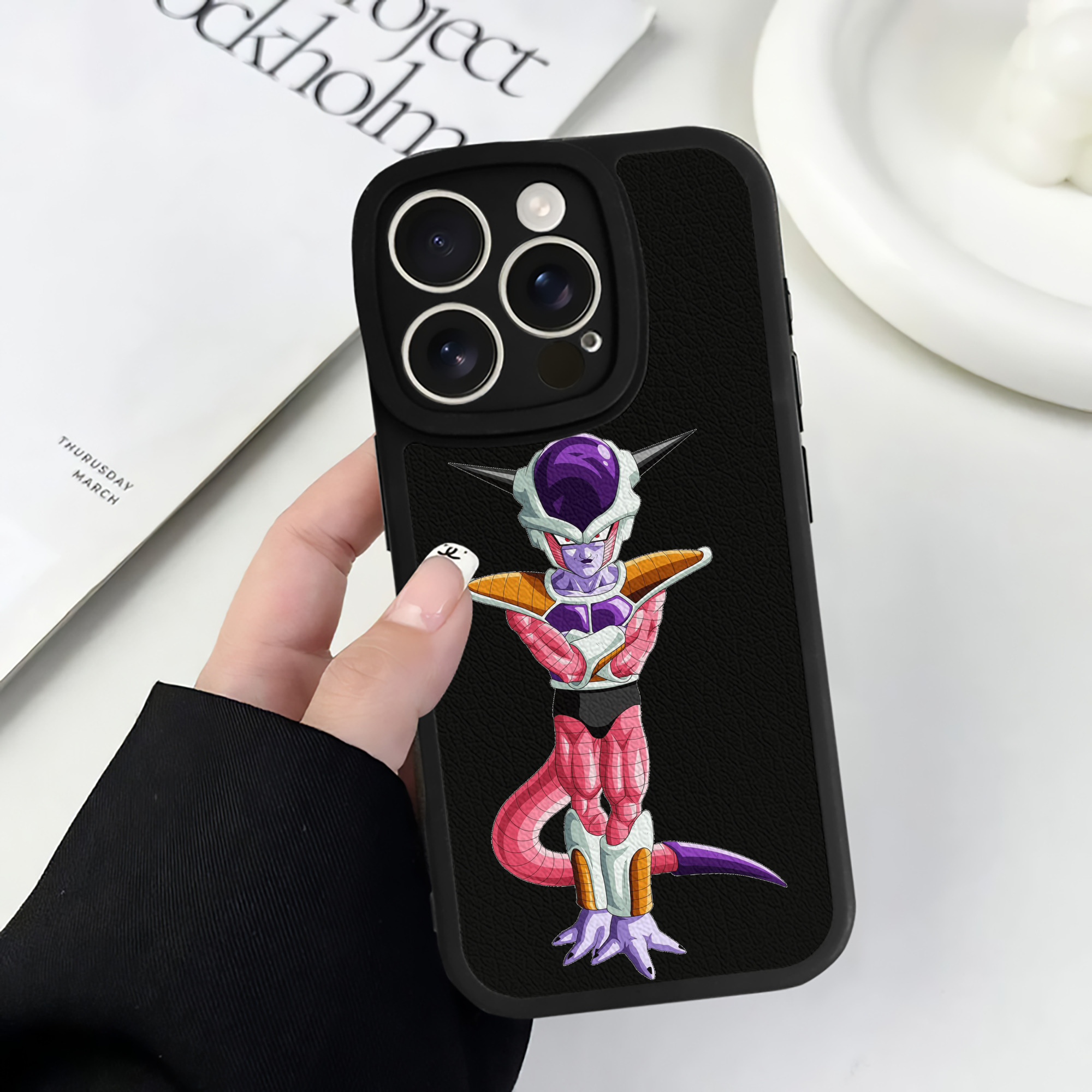 （画像用） ドラゴンボール フリーザ DRAGON BALL Frieza 【iPhone 16シリーズ対応】シリコンスマホケース（レザー調） 材質：シリコン